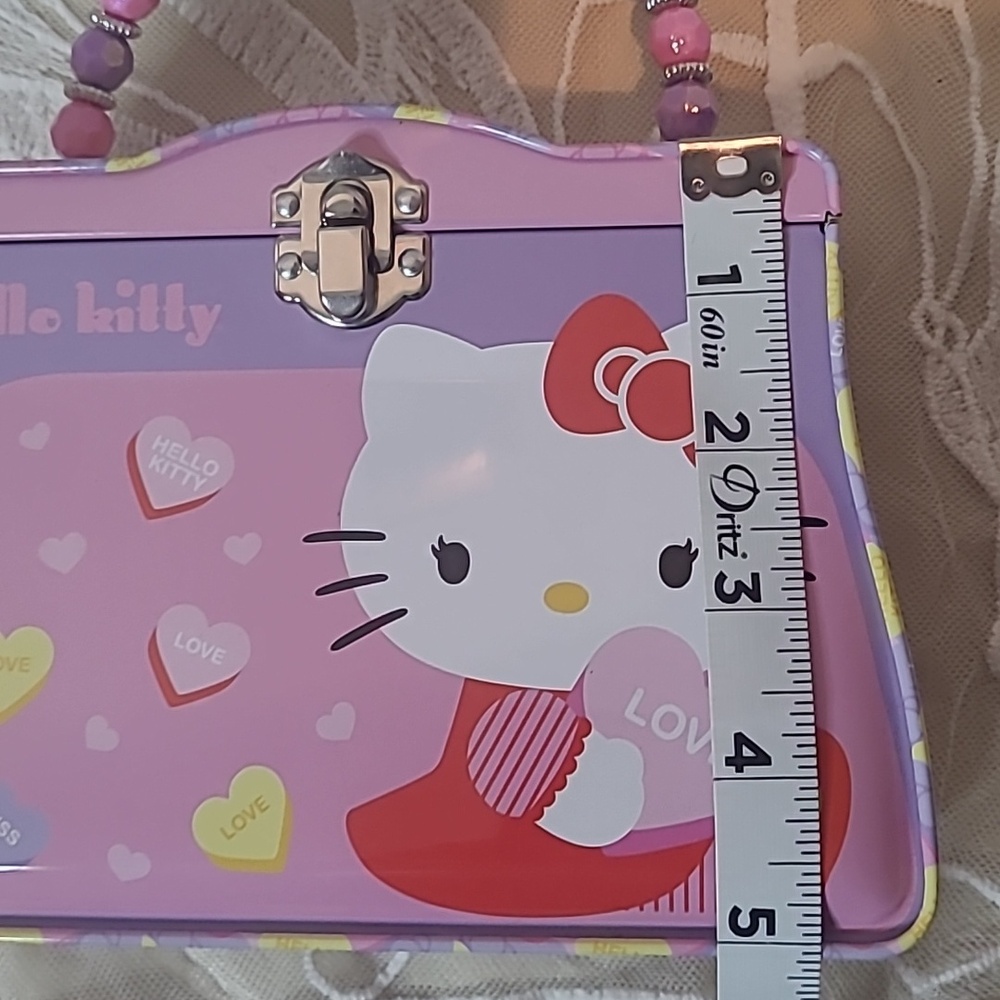 Hello Kitty Pink and Purple Heart Tin Purse (2011) - Picture 11 of 11